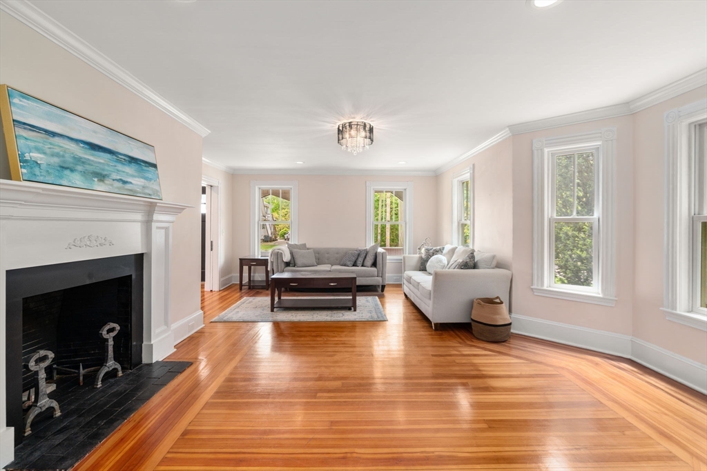 11 Pembroke St