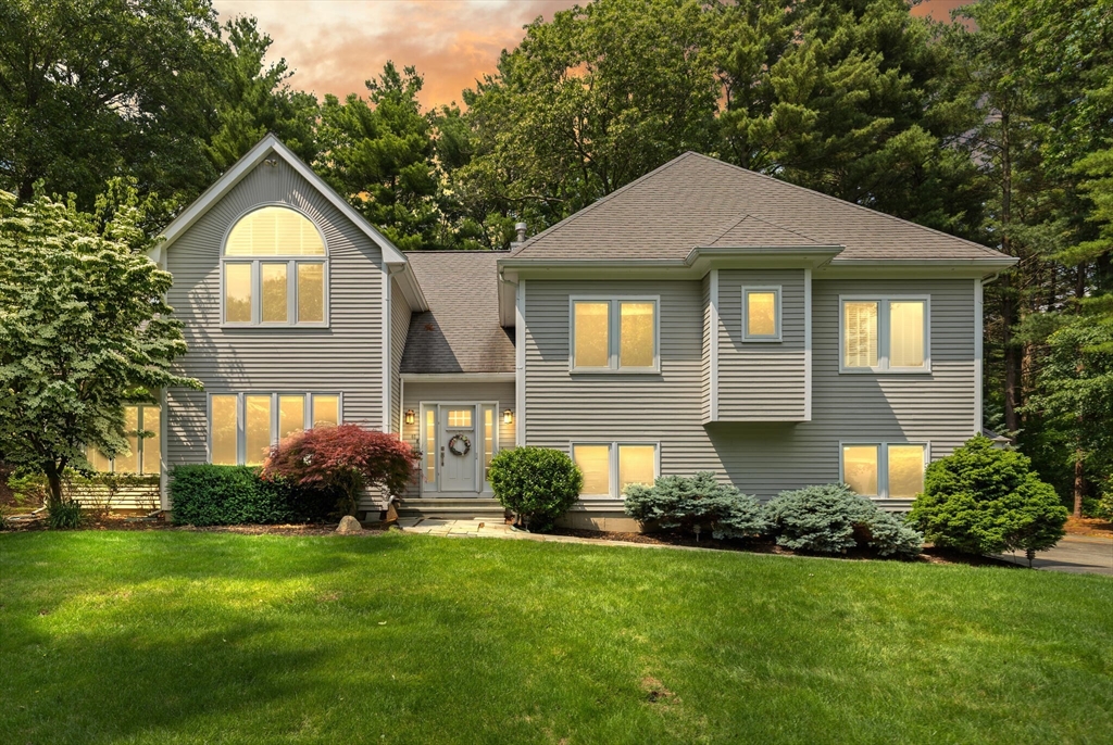 40 Strawberry Ln