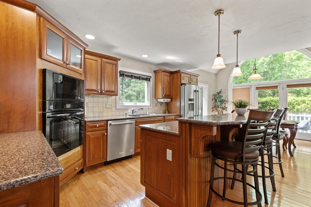 40 Strawberry Ln