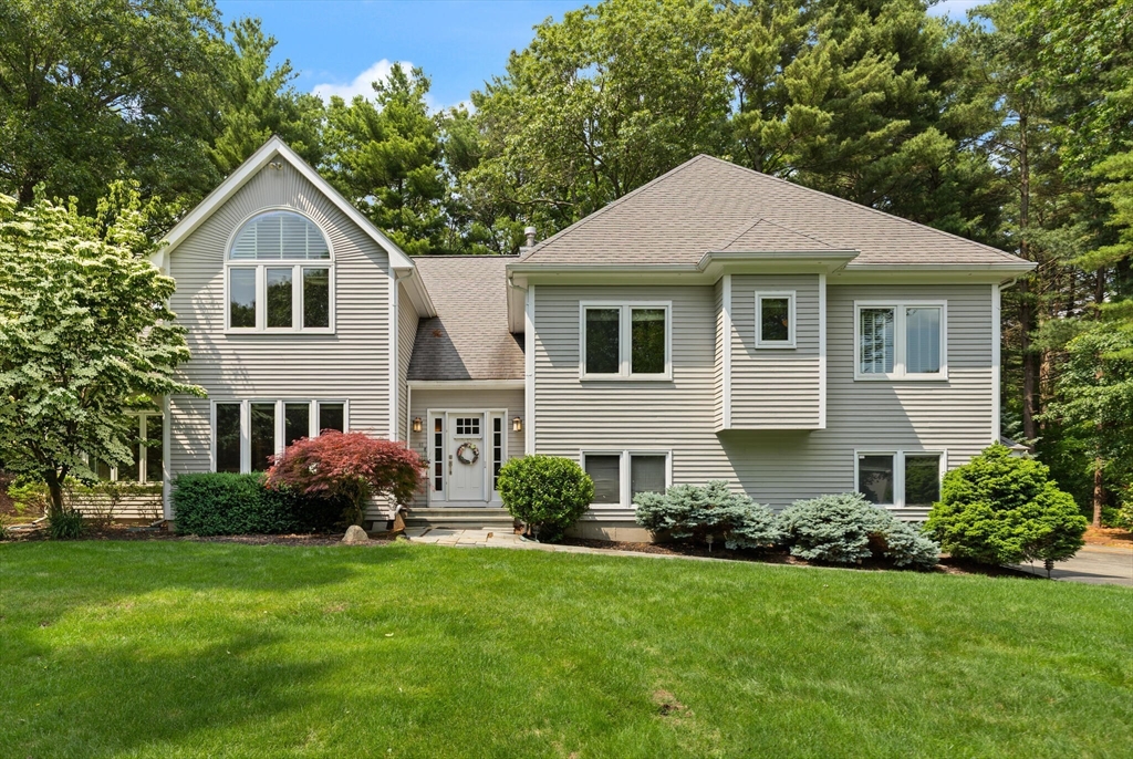 40 Strawberry Ln