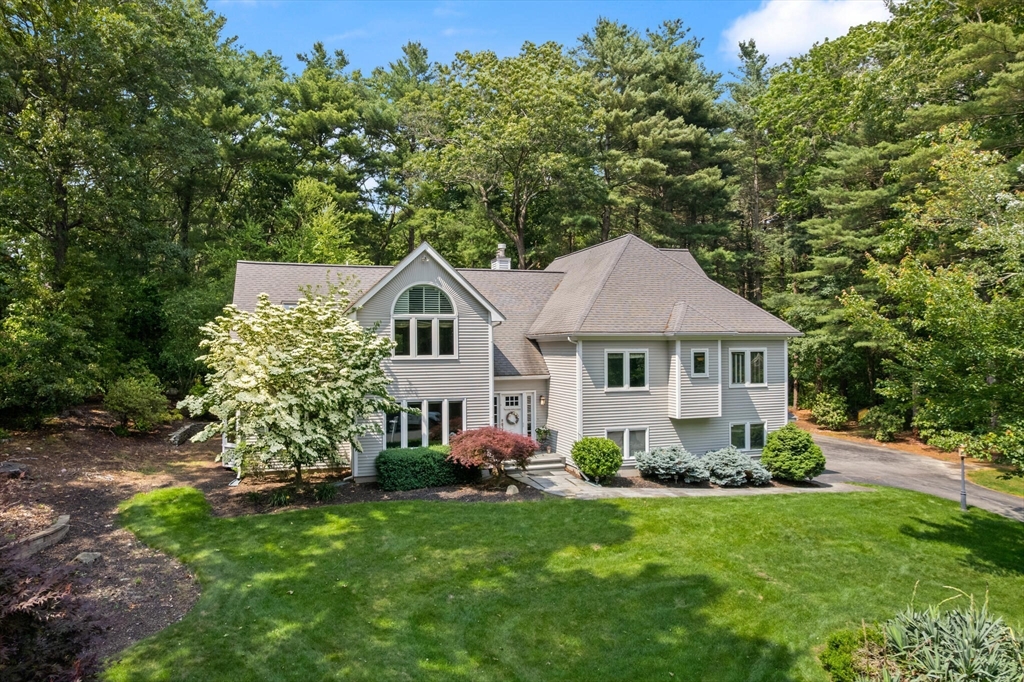 40 Strawberry Ln