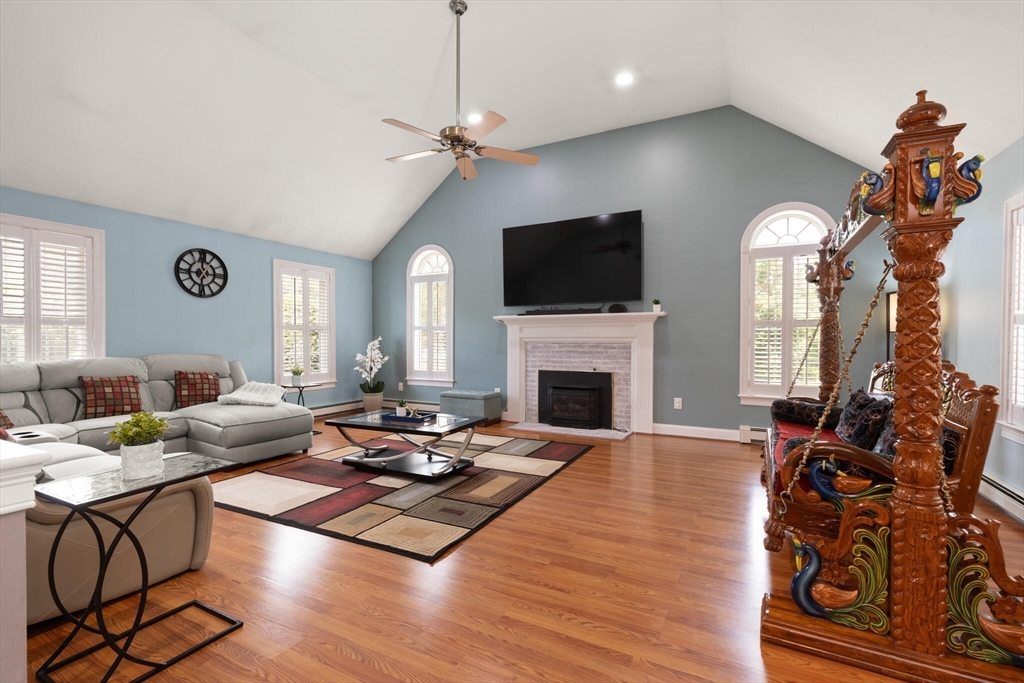 1 Dogwood Ln