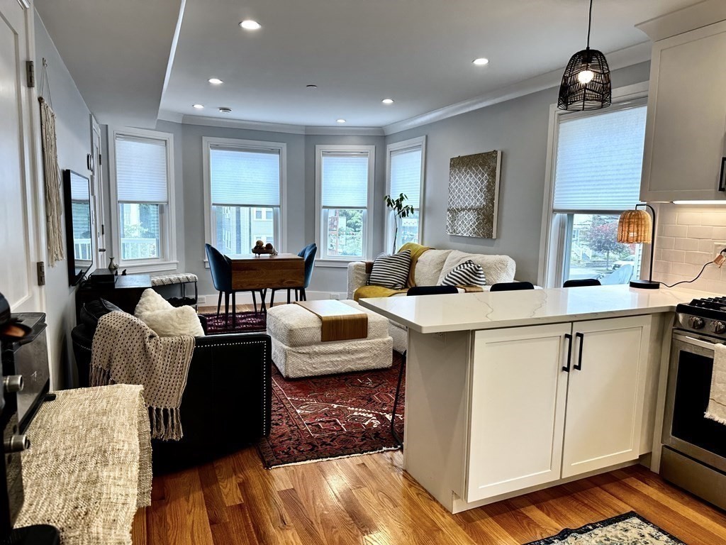 650 Hyde Park Ave # 2L