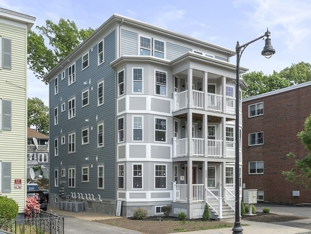 650 Hyde Park Ave # 2L