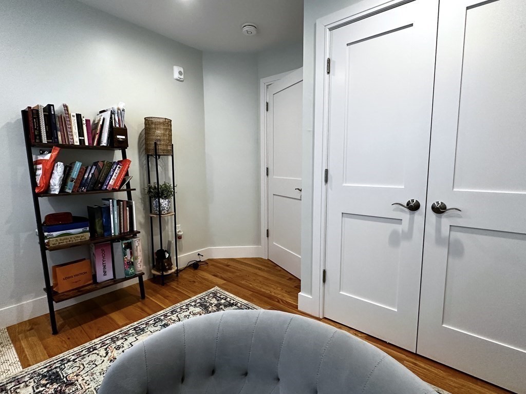 650 Hyde Park Ave # 2L