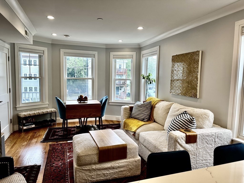 650 Hyde Park Ave # 2L