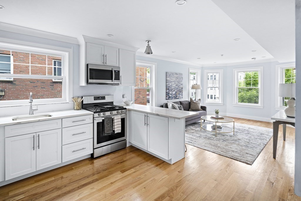 650 Hyde Park Ave # 2L