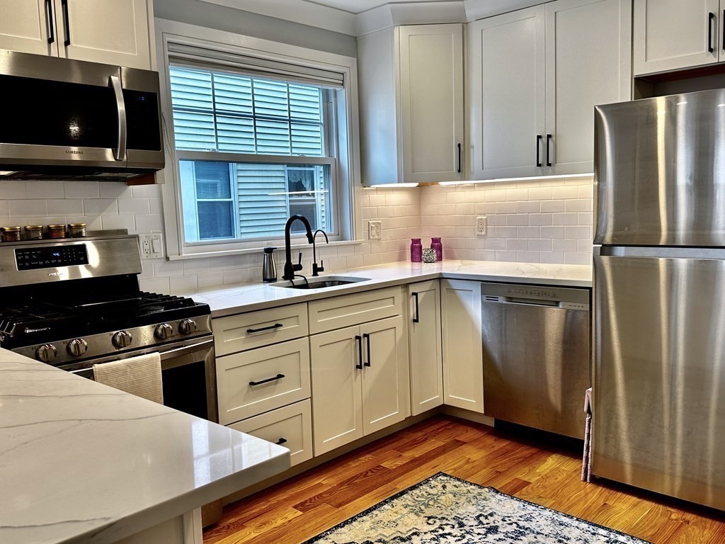 650 Hyde Park Ave # 2L