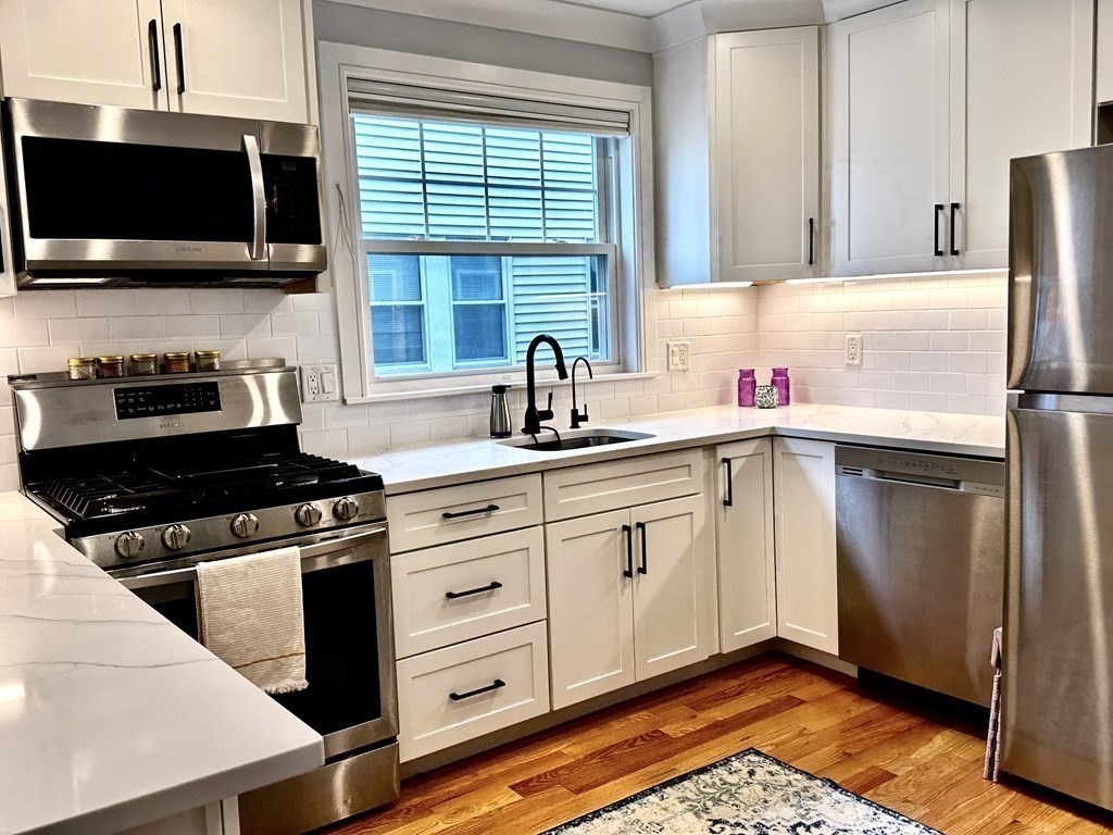 650 Hyde Park Ave # 2L
