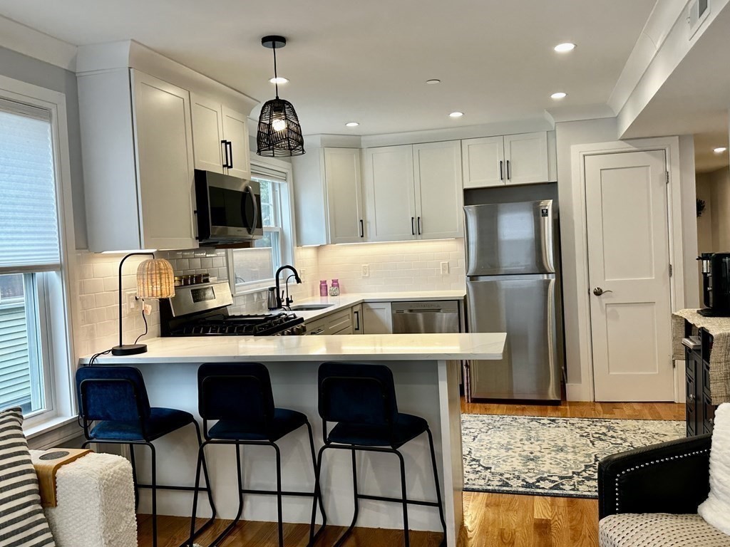 650 Hyde Park Ave # 2L