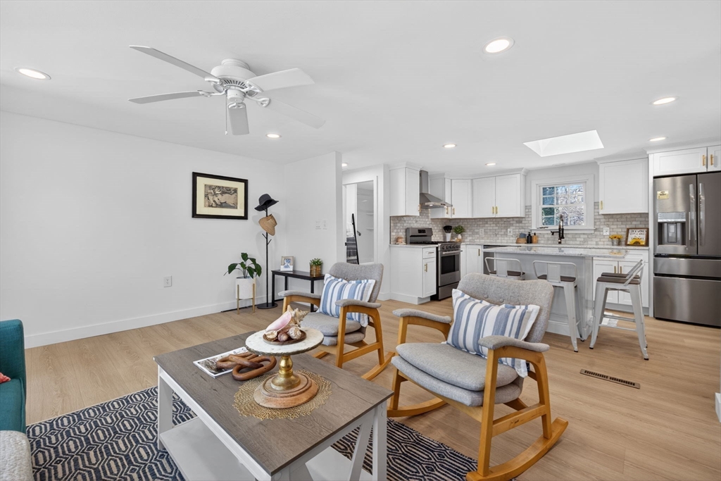 12 Spoonbill Rd