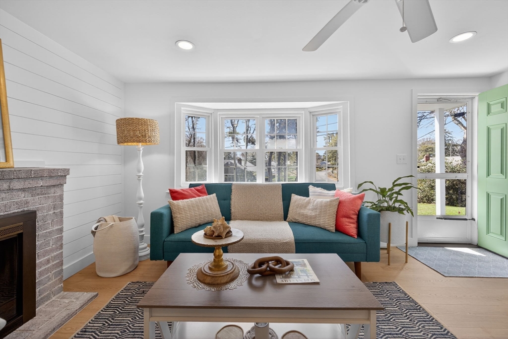 12 Spoonbill Rd