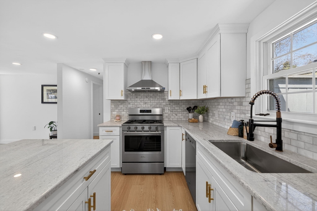 12 Spoonbill Rd