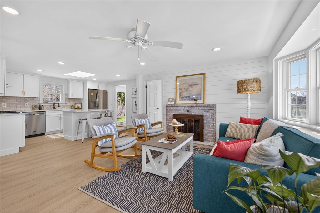 12 Spoonbill Rd