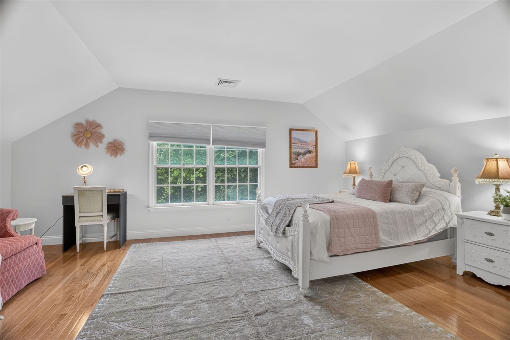 1 Greenwood Rd