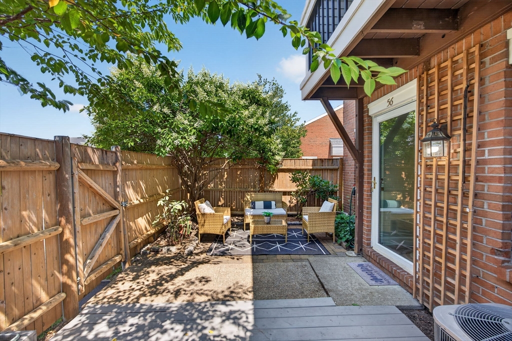 56 Laurelwood Dr # 56