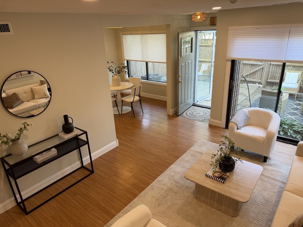 56 Laurelwood Dr # 56