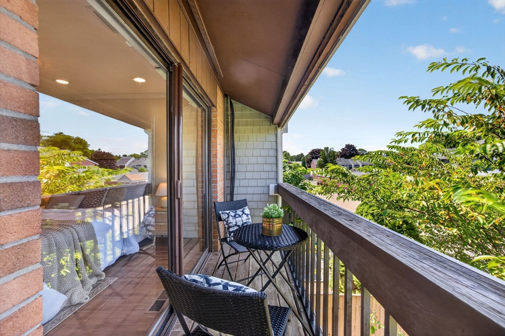 56 Laurelwood Dr # 56