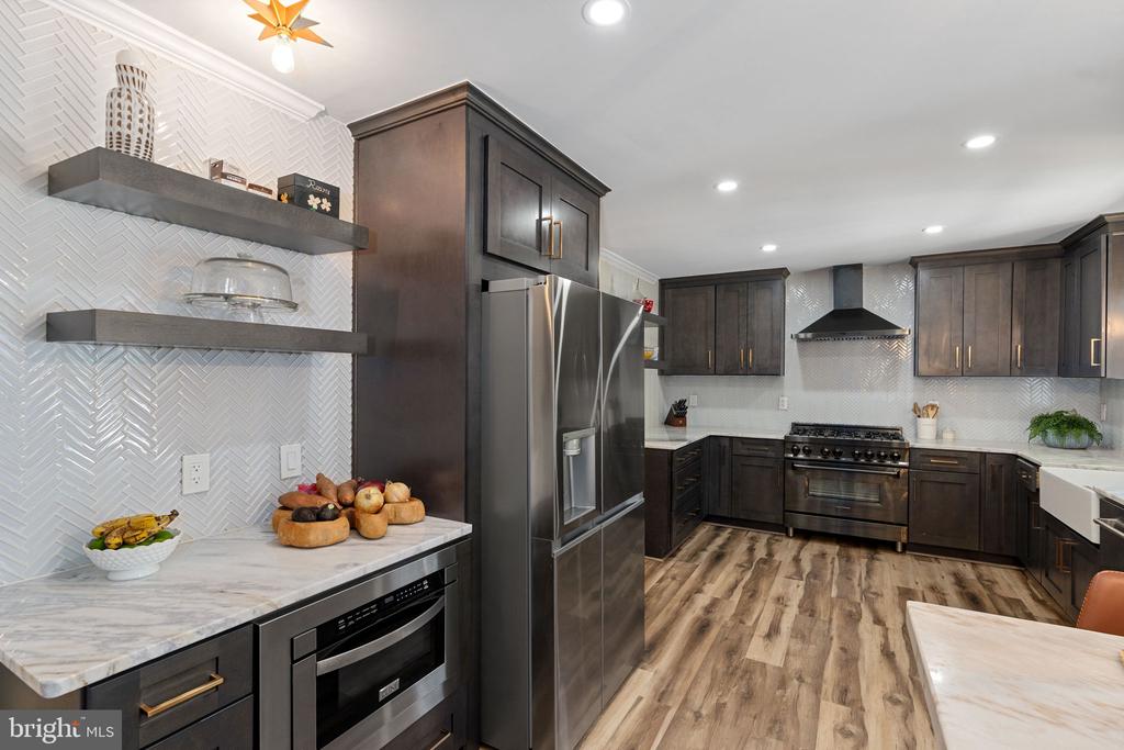 4427 TWEEDSMUIR