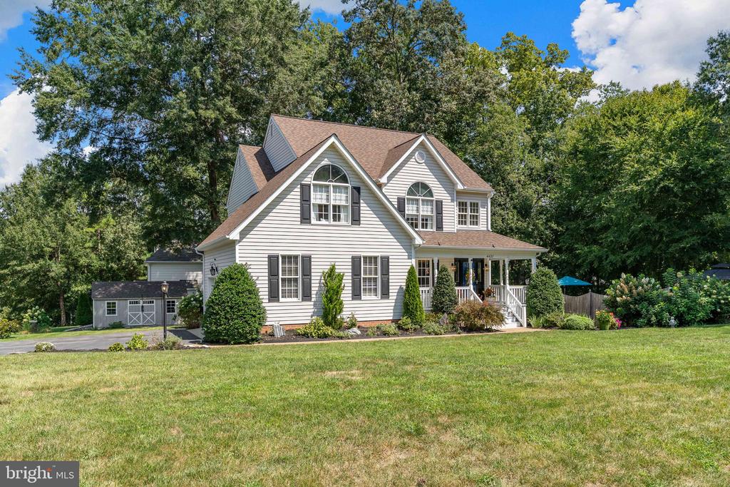 4427 TWEEDSMUIR