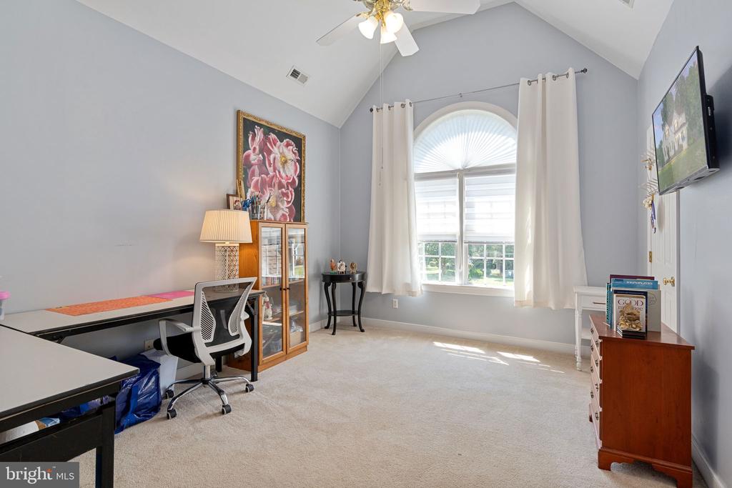 4427 TWEEDSMUIR
