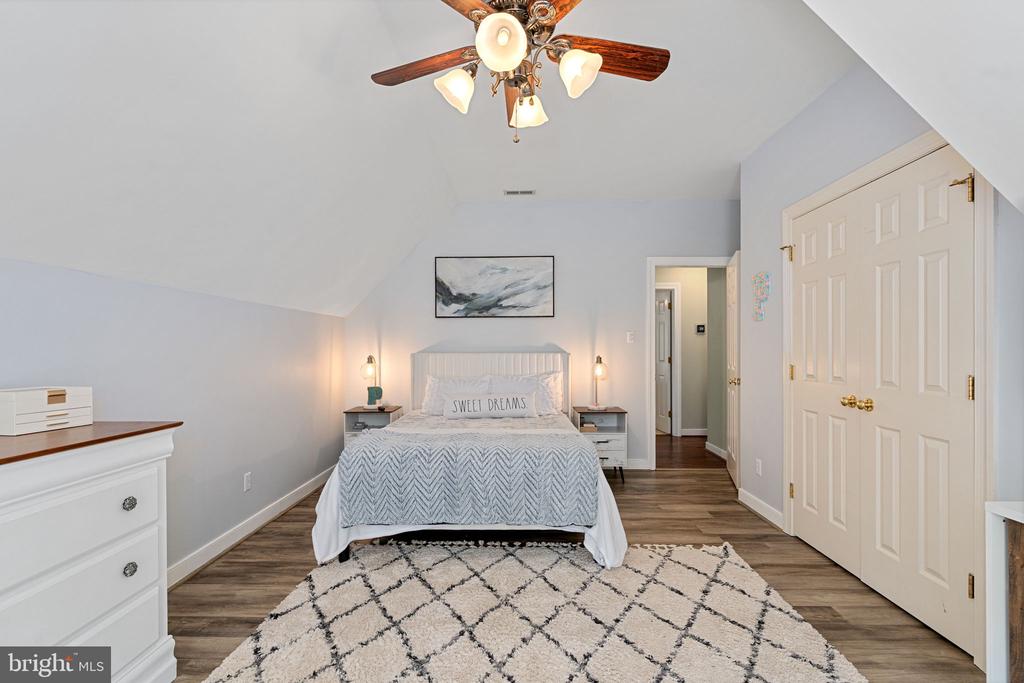 4427 TWEEDSMUIR