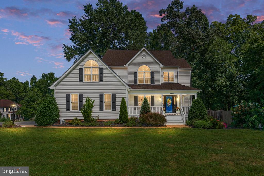 4427 TWEEDSMUIR