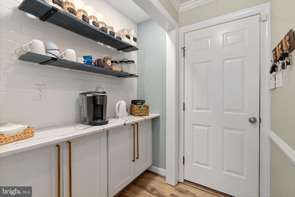 4427 TWEEDSMUIR
