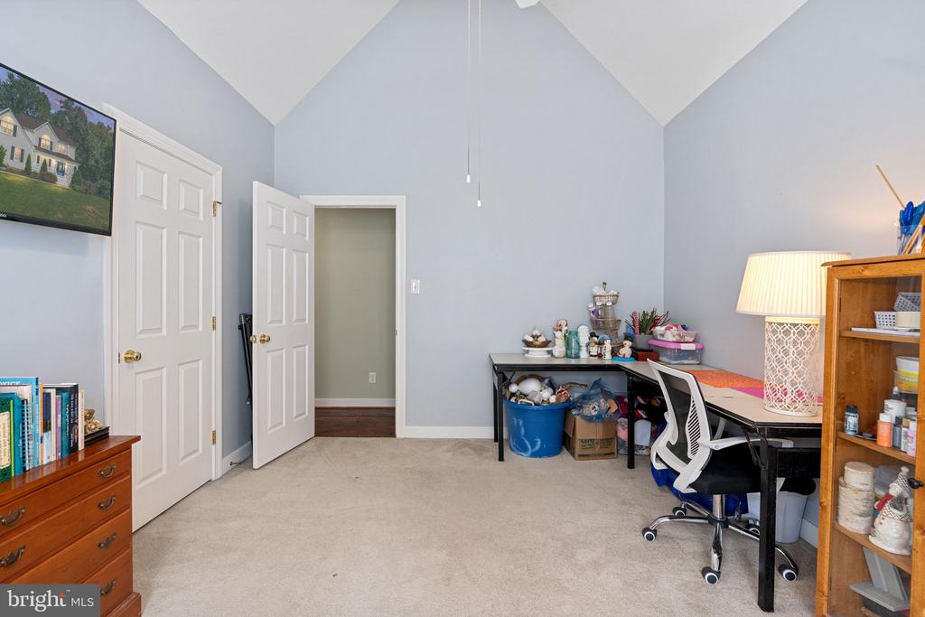 4427 TWEEDSMUIR