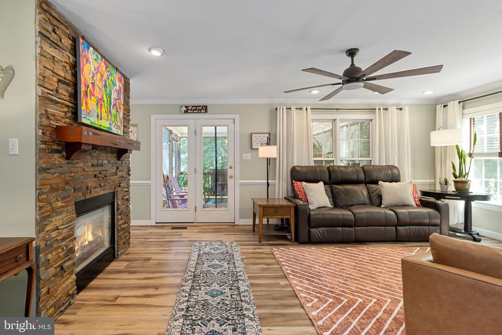 4427 TWEEDSMUIR
