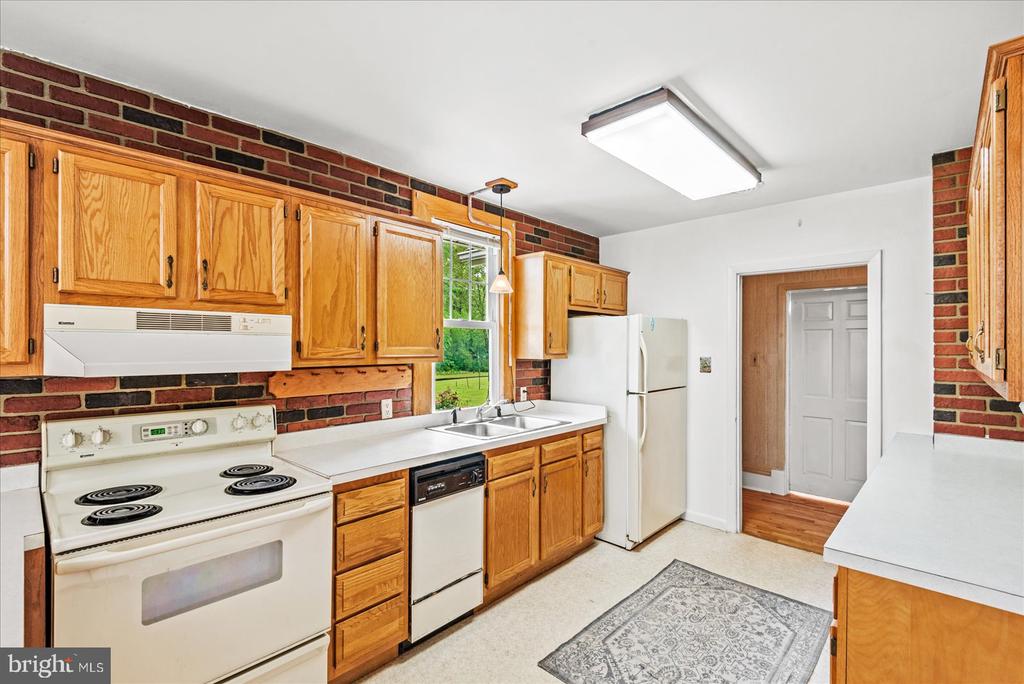 9309 OLD TURNPIKE