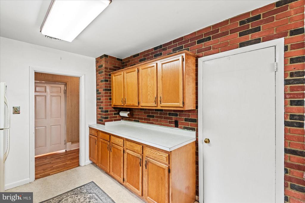 9309 OLD TURNPIKE