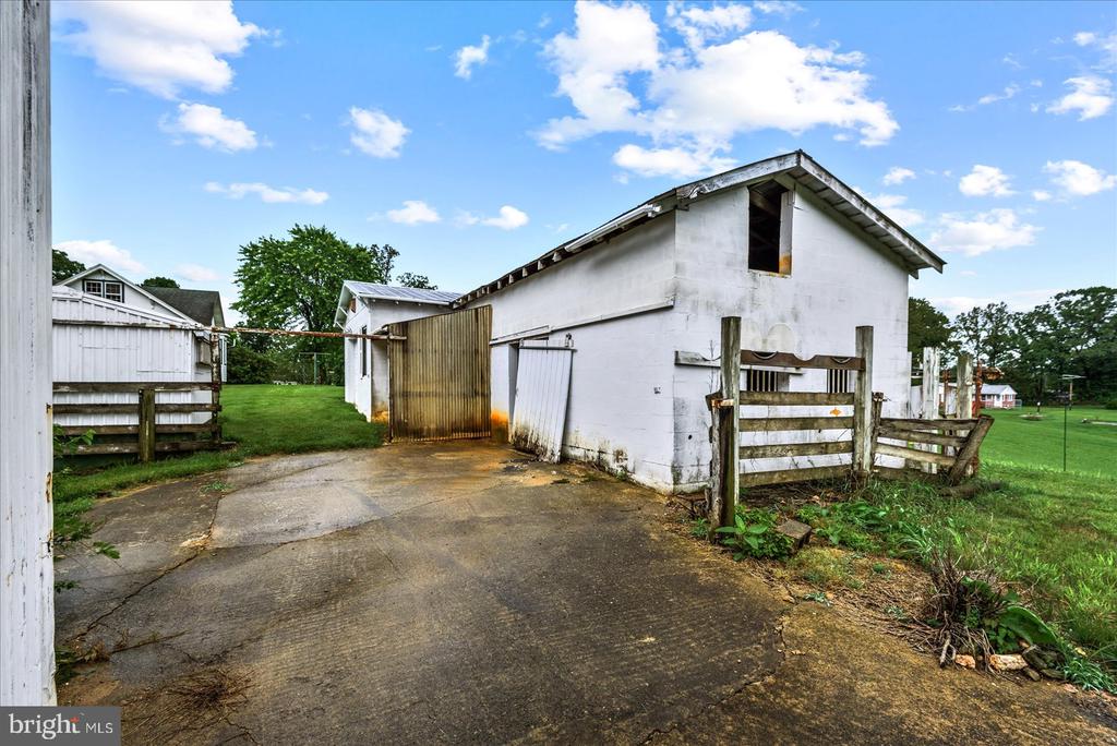 9309 OLD TURNPIKE