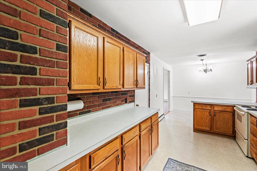 9309 OLD TURNPIKE