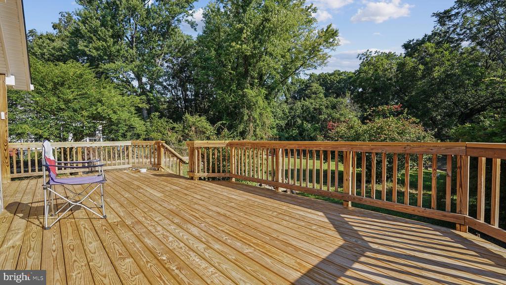 207 HILLCREST DRIVE
