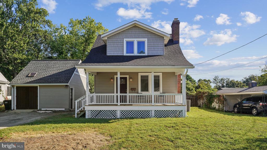 207 HILLCREST DRIVE