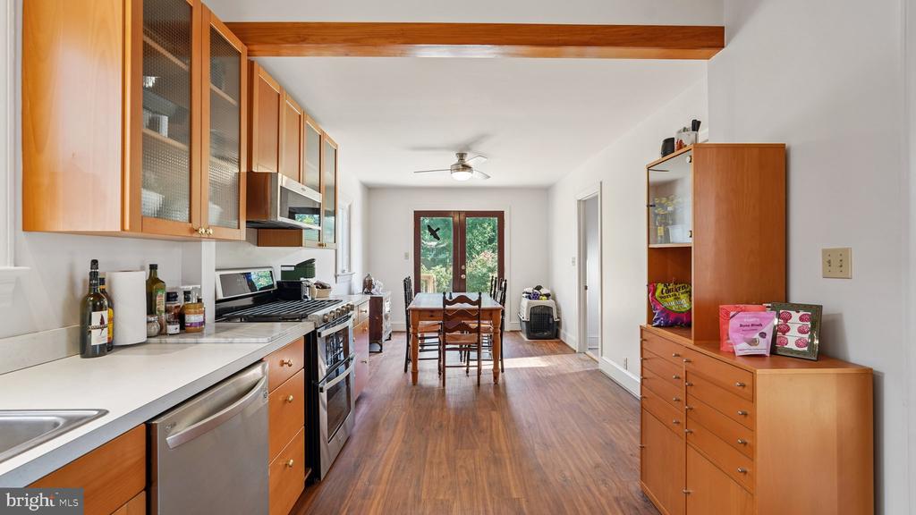 207 HILLCREST DRIVE