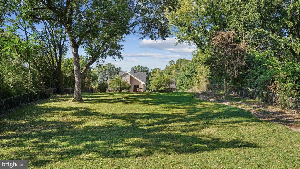 207 HILLCREST DRIVE
