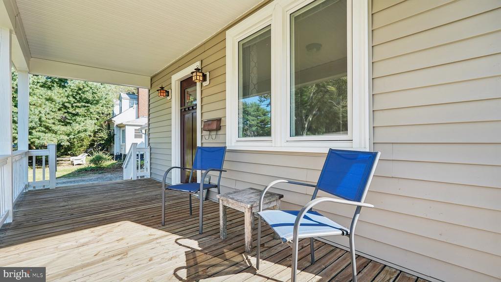 207 HILLCREST DRIVE