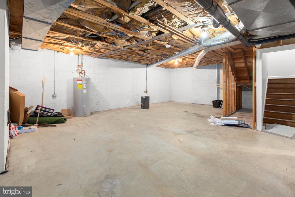 1011 CHARLES STREET C C