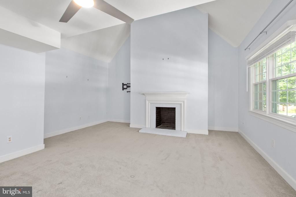 1011 CHARLES STREET C C