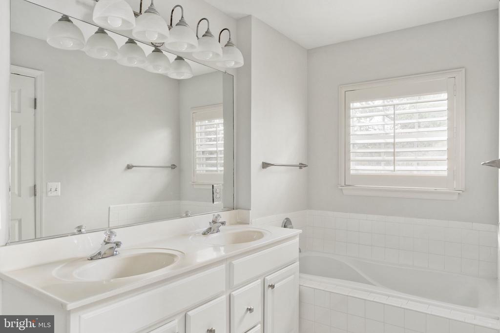 11635 CAVALIER LANDING COURT Unit: 404