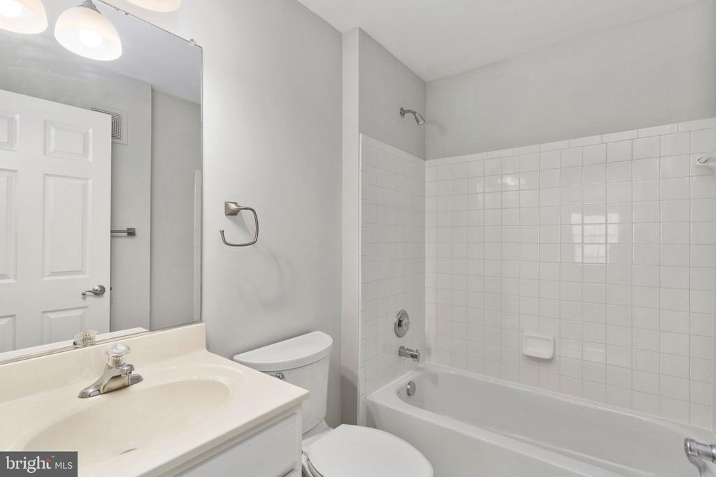 11635 CAVALIER LANDING COURT Unit: 404