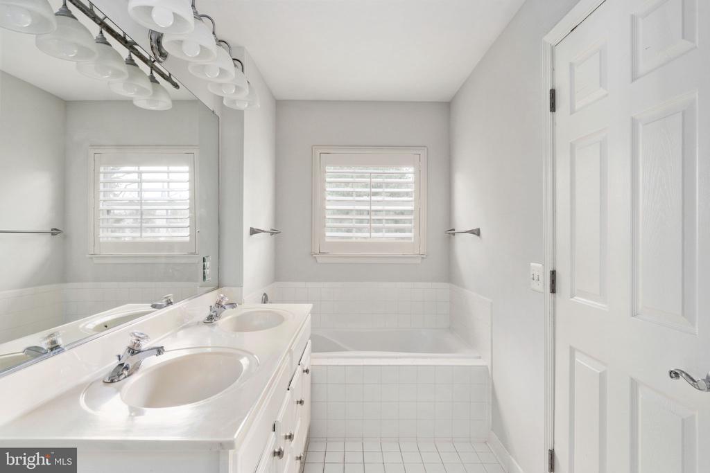 11635 CAVALIER LANDING COURT Unit: 404