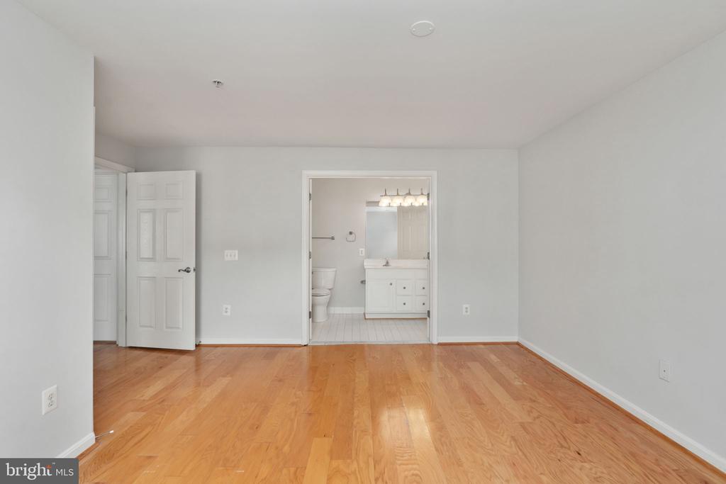 11635 CAVALIER LANDING COURT Unit: 404
