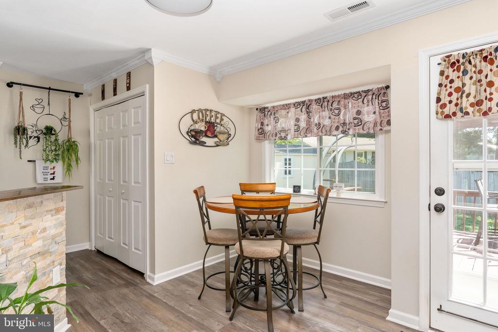 18 OAK TERRACE DRIVE