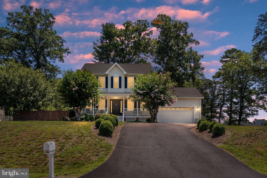 18 OAK TERRACE DRIVE