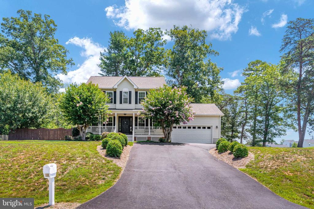 18 OAK TERRACE DRIVE