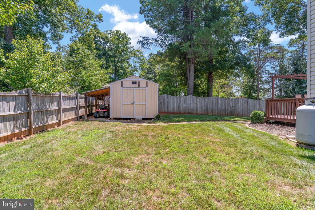 18 OAK TERRACE DRIVE