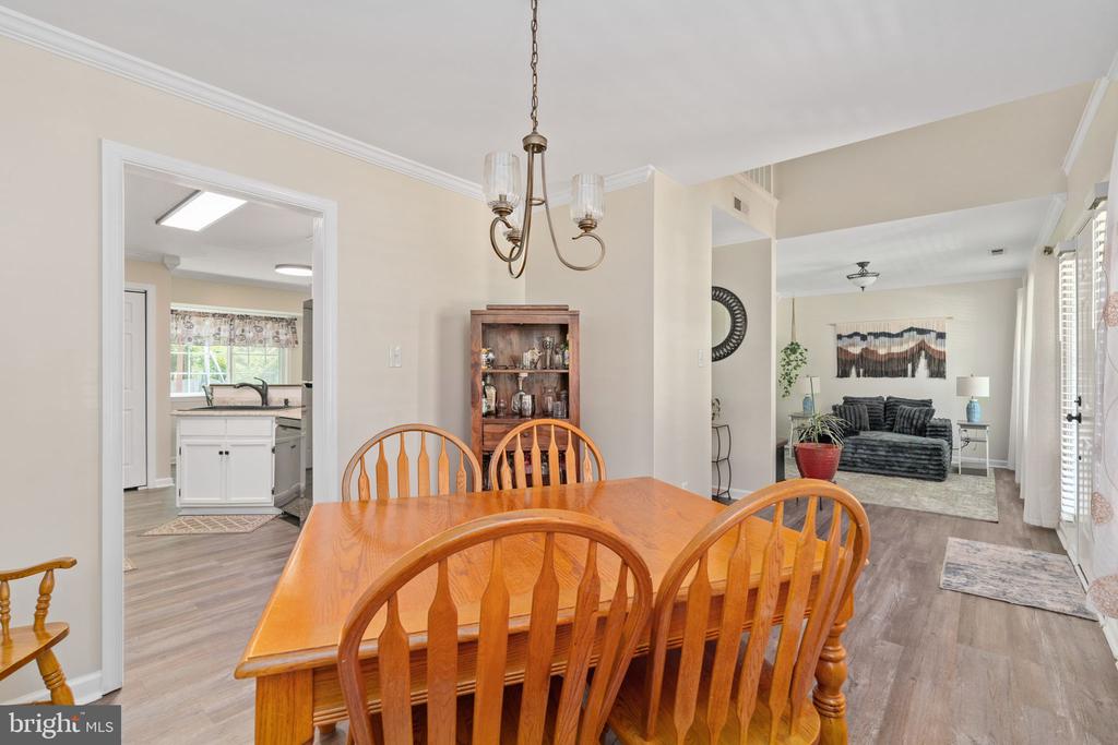 18 OAK TERRACE DRIVE